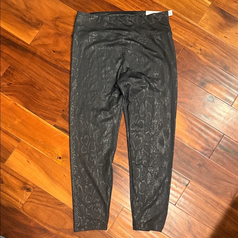 NWT XL American Eagle Regular Highest Rise Black Patterned Leggings